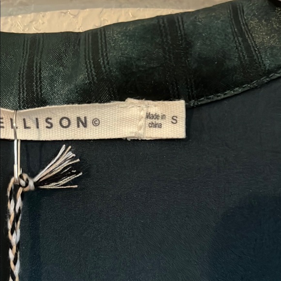 Ellison Green Lightweight Shirt dress for Versatile Style - Picture 10 of 10